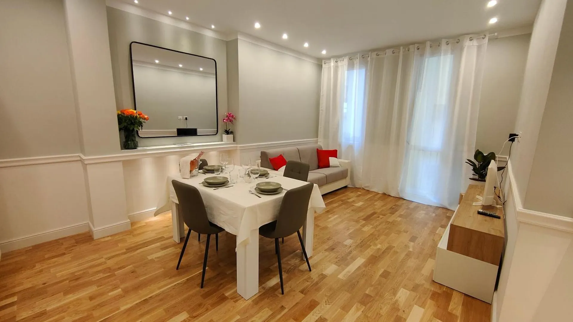 フィレンツェResidenza Claudiaアパートメント アパート